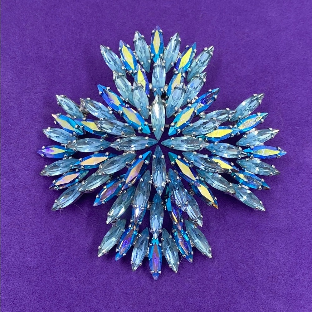 💛 Rare Vintage Sherman Blue Crystal Brooch